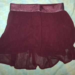 Hollister burgundy mini skirt Size Small